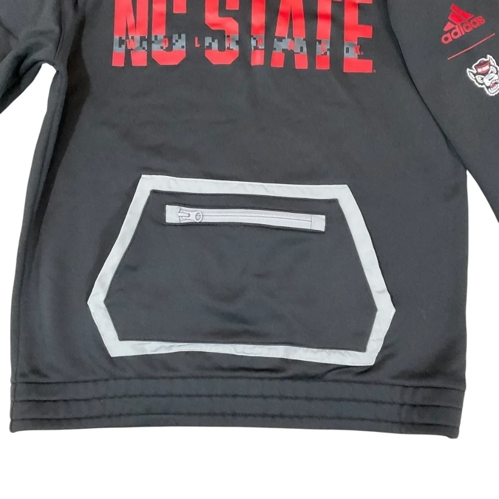 Adidas NC State Wolfpack Hooded Pullover Small NCSU Wolfpack in the house Hoodie